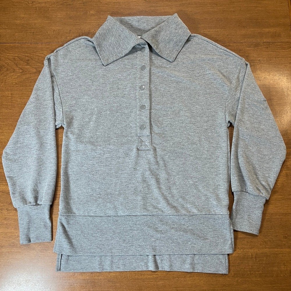 Sincerely Jules Womens Gray Button Up Collar Sweatshirt Top Size S‎ Snap Buttons